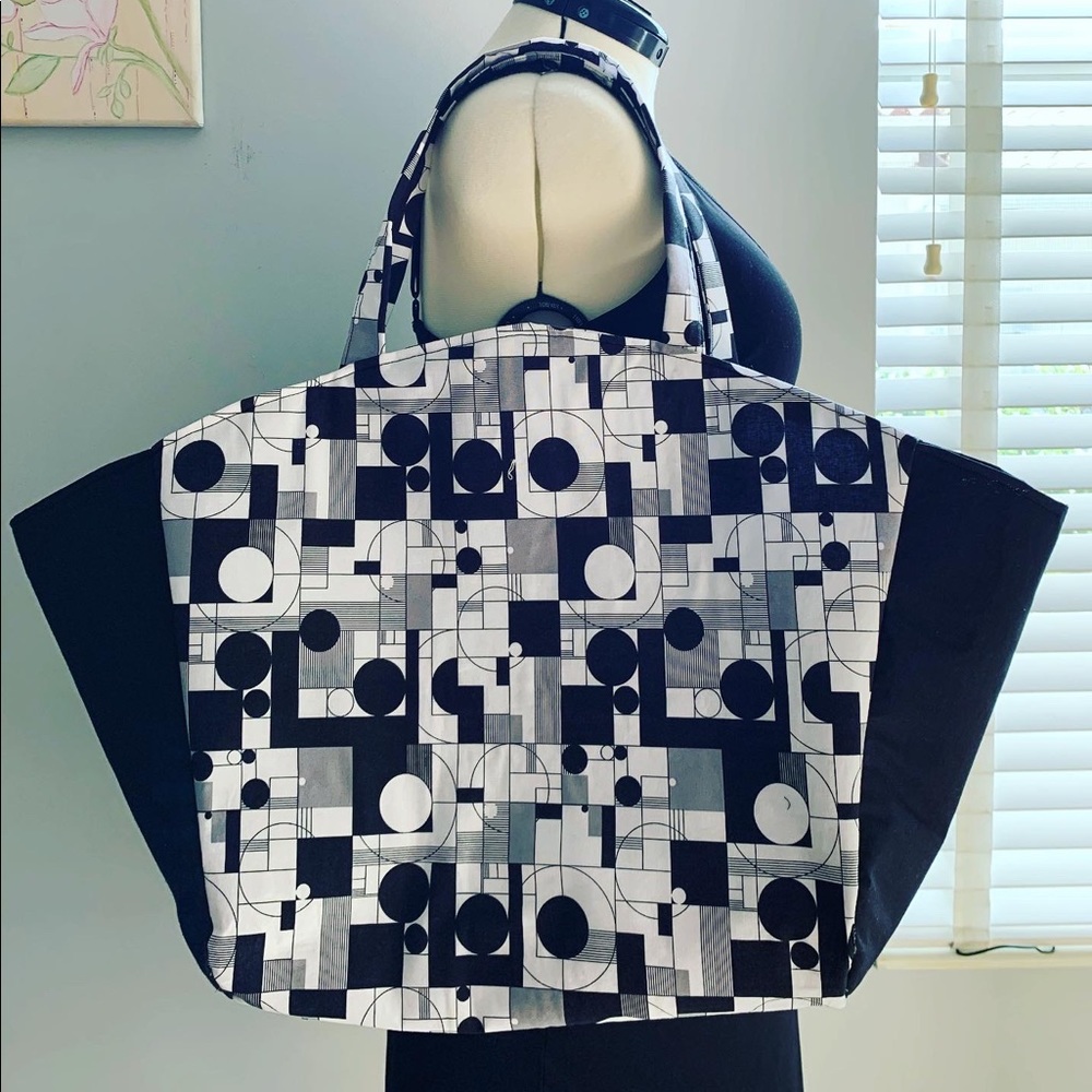 Handmade in USA tote bags & envelope clutches ❤️
